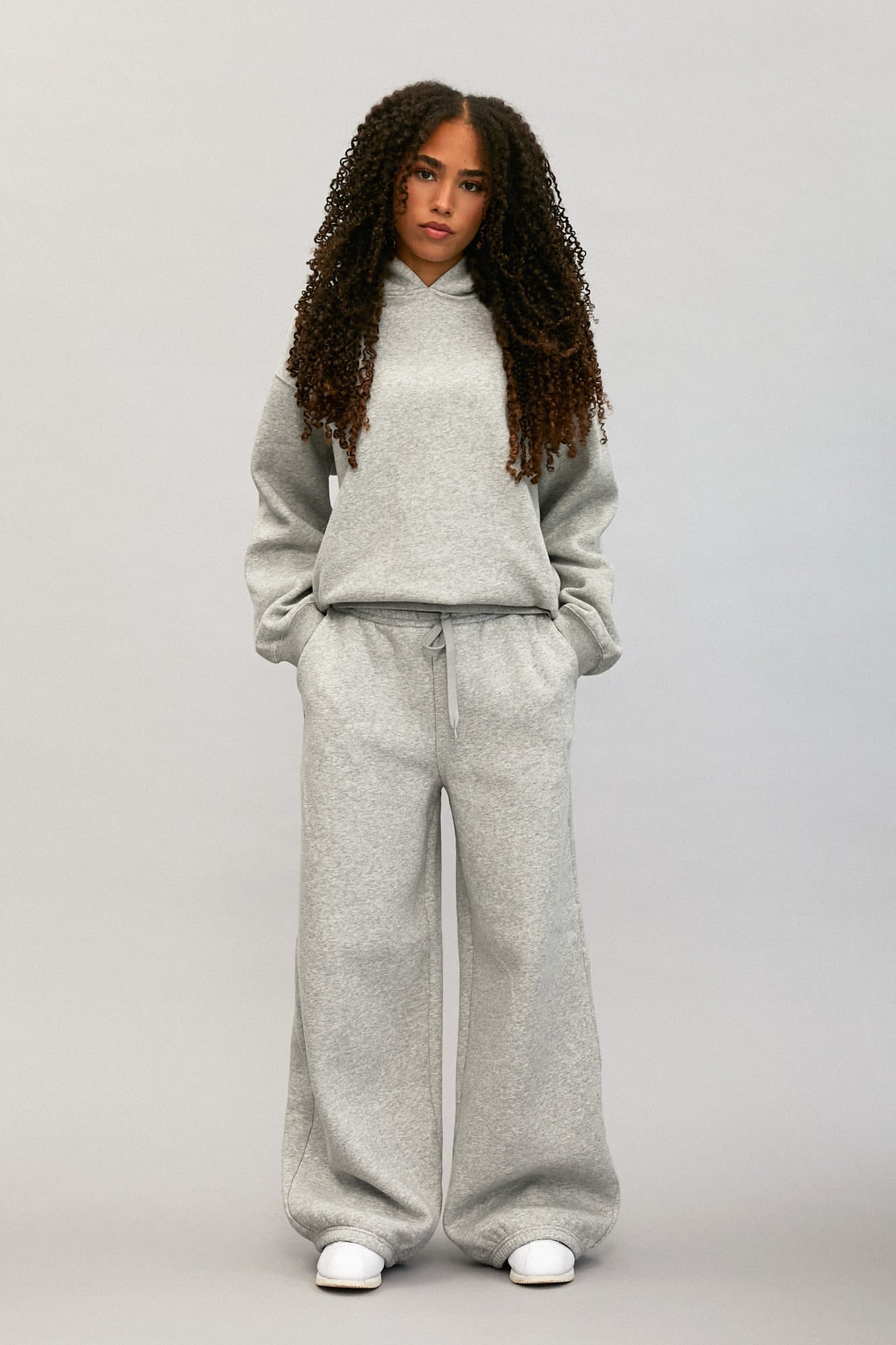 ELLIS HOODIE