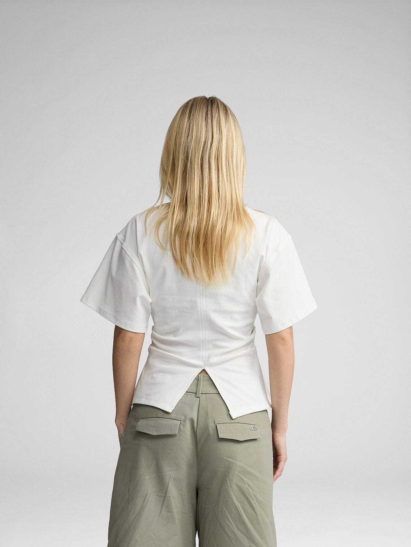 SCARLETT FITTED TEE