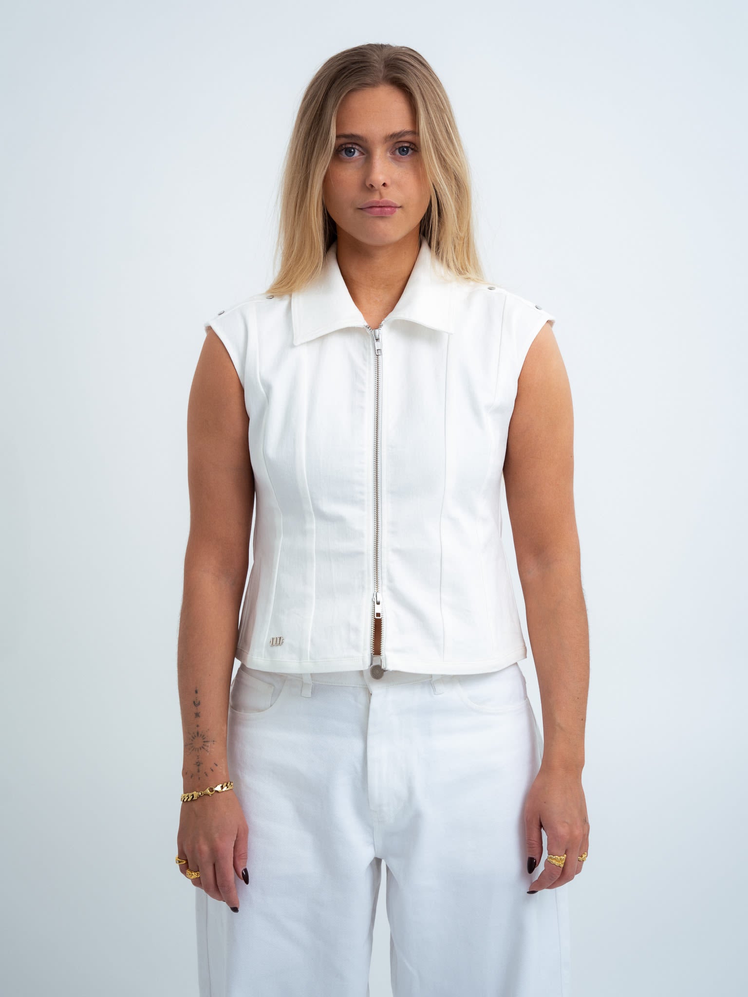 EDEN VEST
