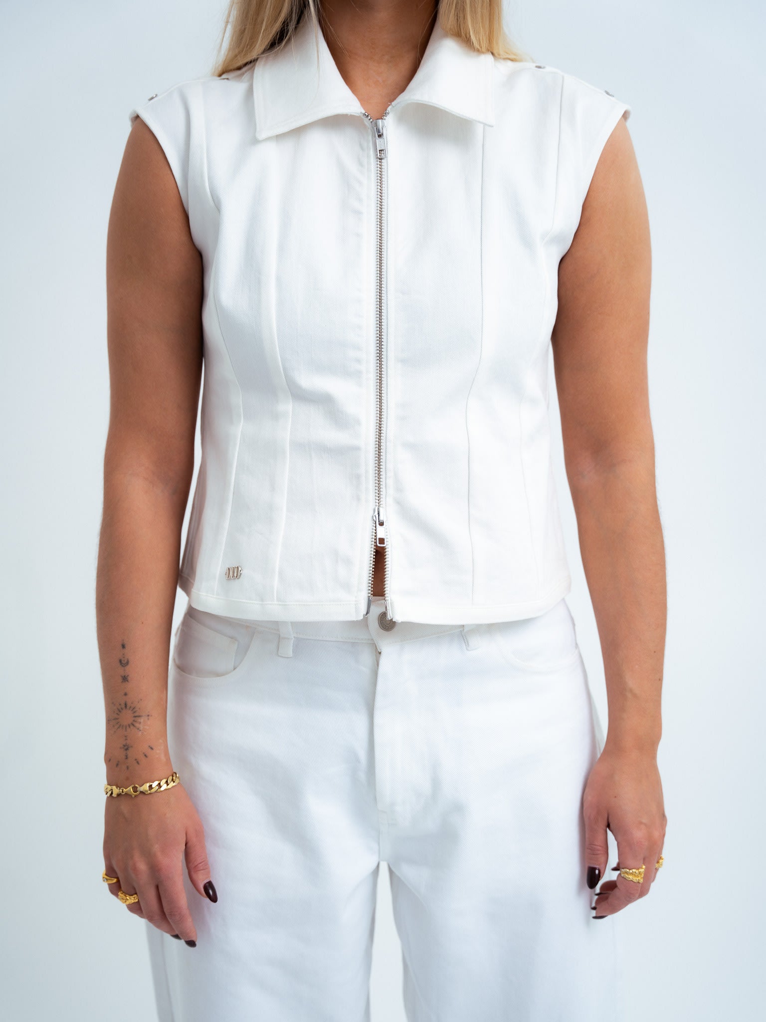 EDEN VEST
