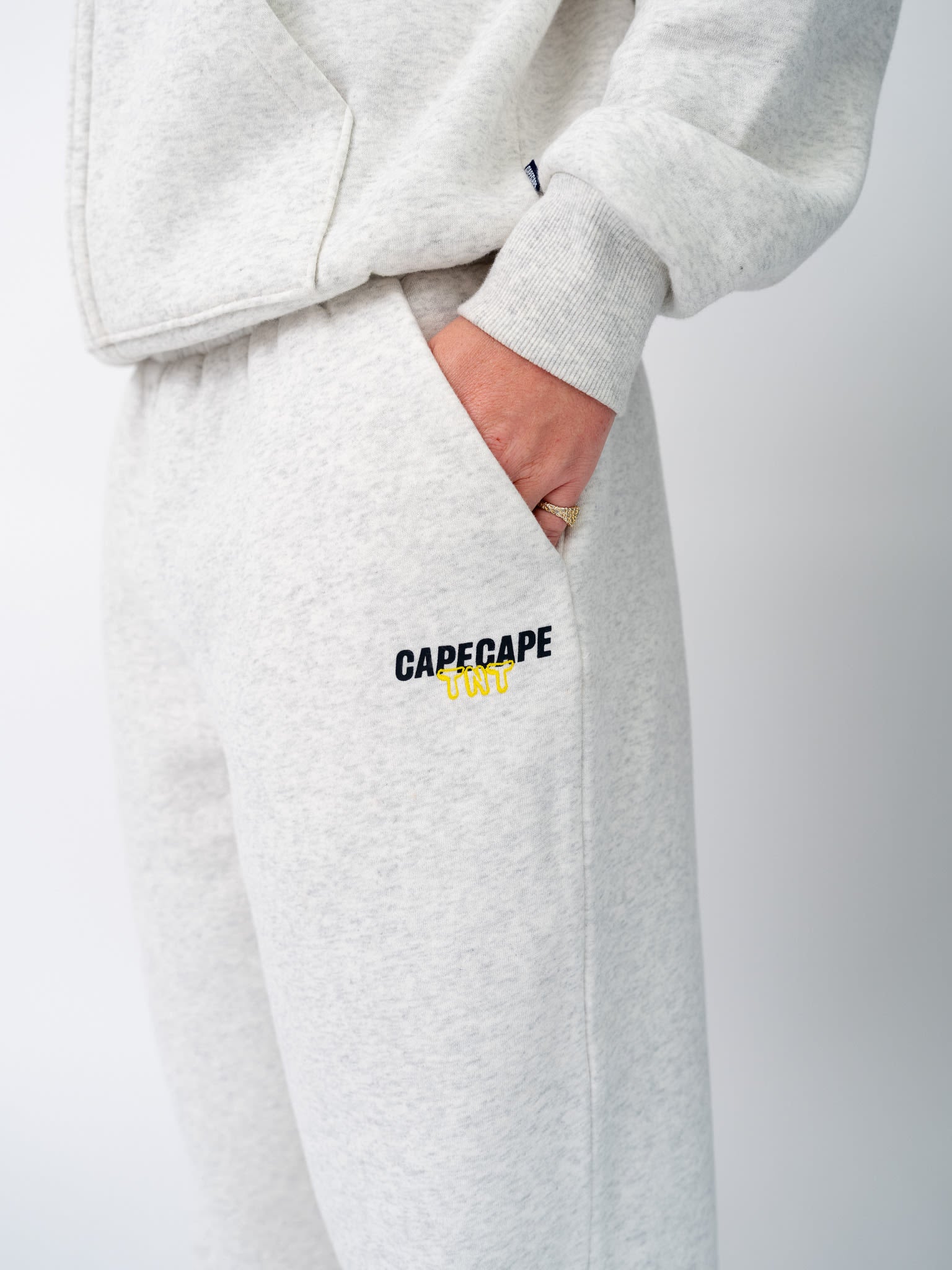 TNT X CAPECAPE SWEATPANTS