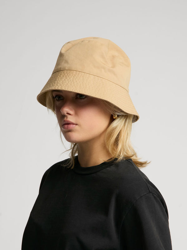 LARA HAT