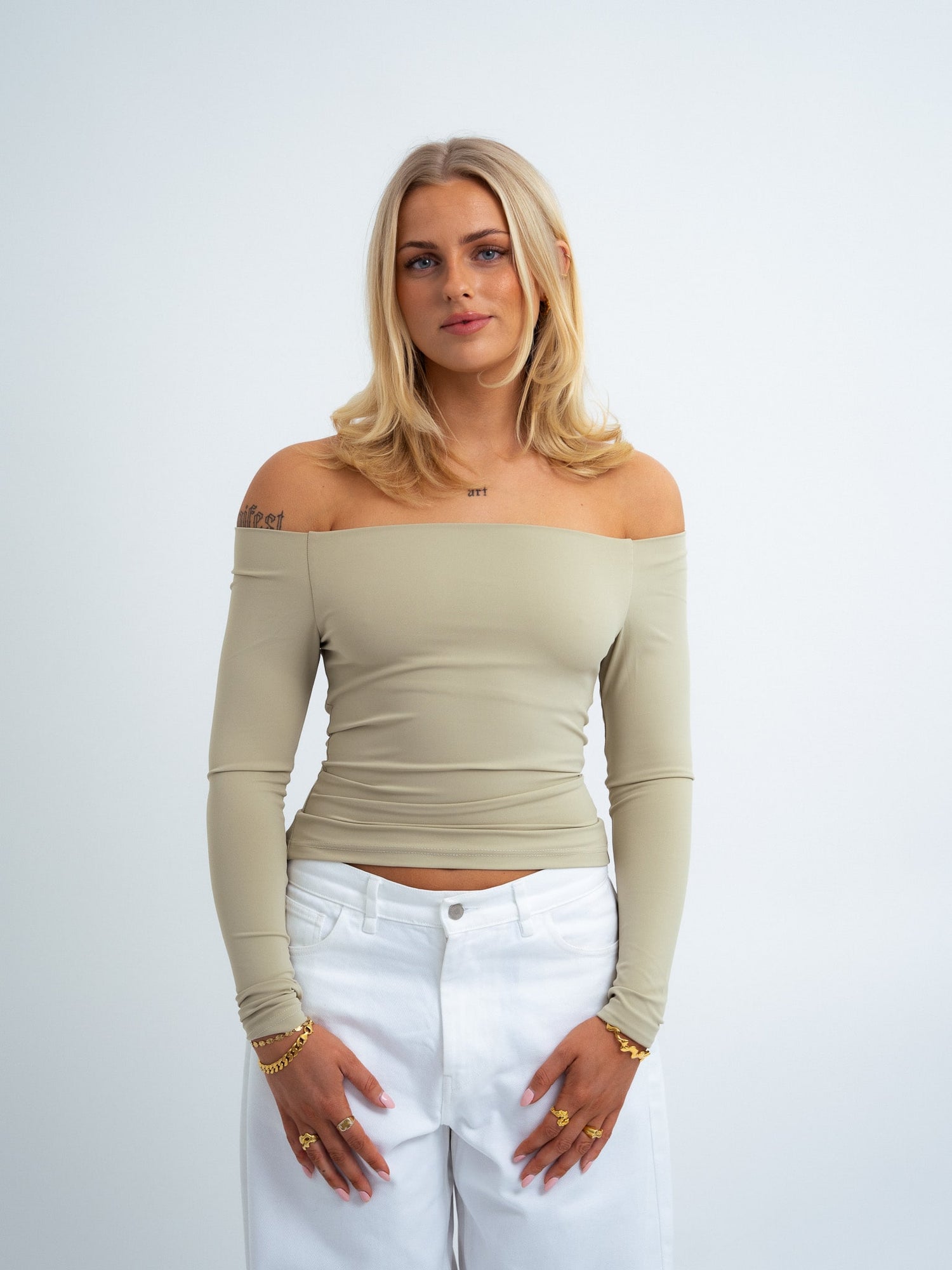 CHLOE OFF SHOULDER TOP