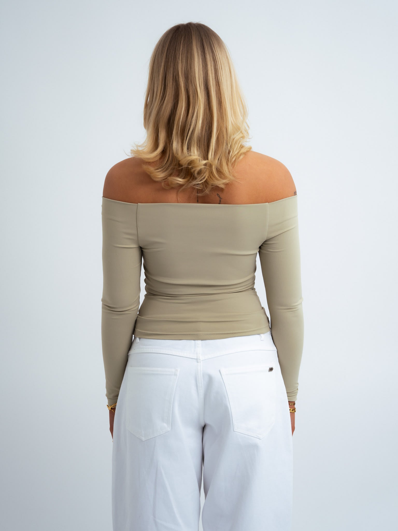 CHLOE OFF SHOULDER TOP